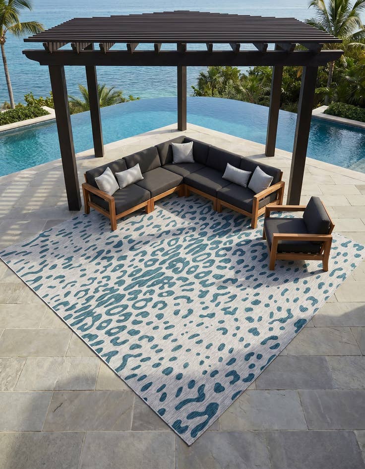 Detail image of 13' x 13' Easy-Clean Safari Indoor / Outdoor Square Rug