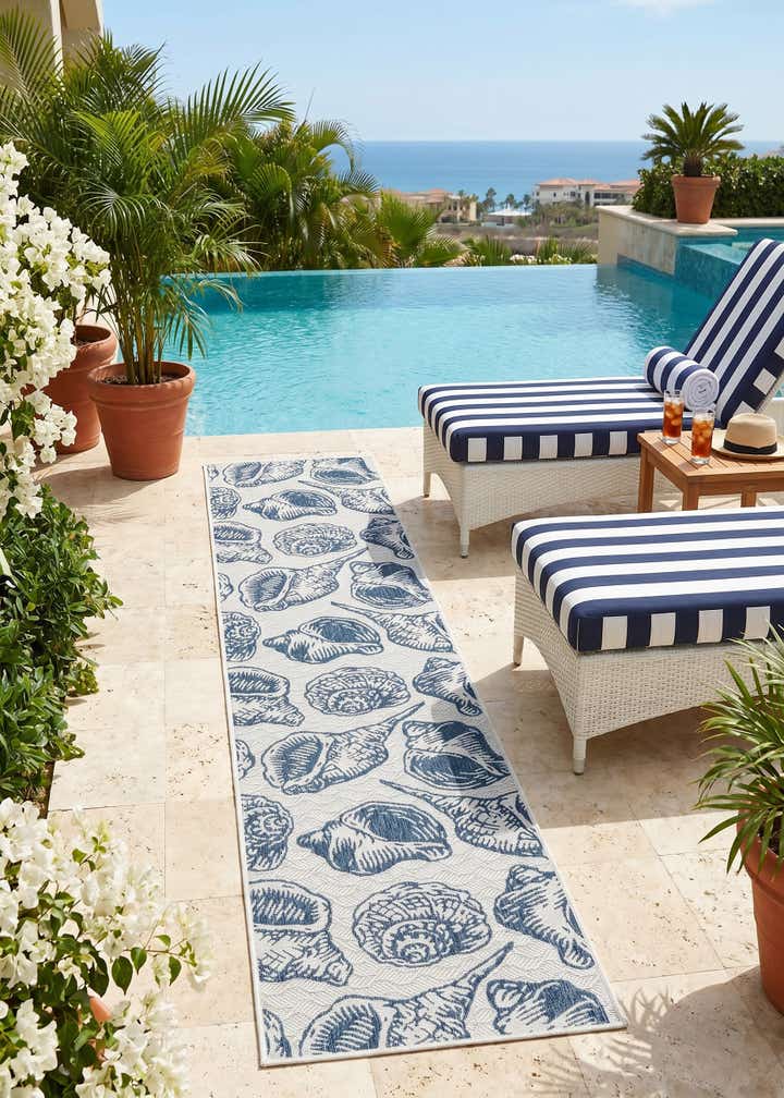 2' 7 x 12' Easy-Clean Coastal Indoor / Outdoor Runner Rug