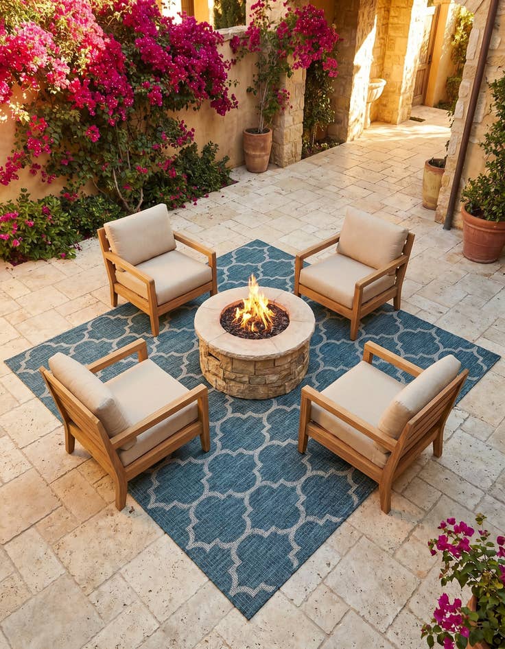 Detail image of 6' x 6' Easy-Clean Lattice Indoor / Outdoor Square Rug