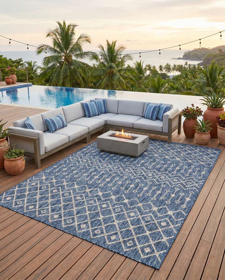 6' x 9' Easy-Clean Lattice Indoor / Outdoor Rug