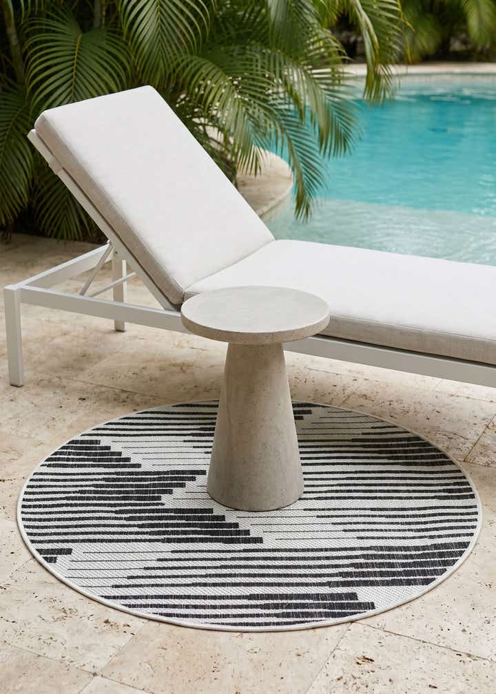 3' x 3' Easy-Clean Modern Indoor / Outdoor Round Rug