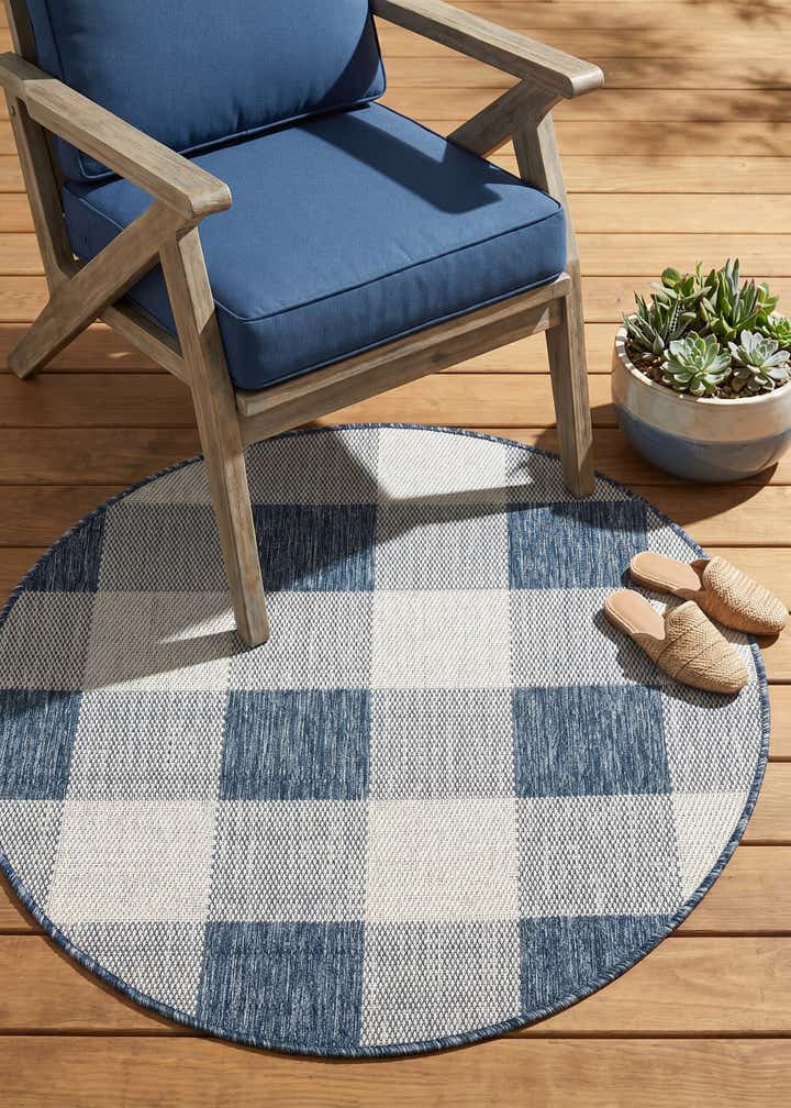 3' x 3' Easy-Clean Checkered Indoor / Outdoor Round Rug
