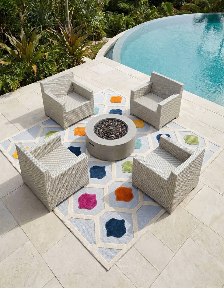 Detail image of 7' 10 x 7' 10 Easy-Clean Aruba Indoor / Outdoor Square Rug