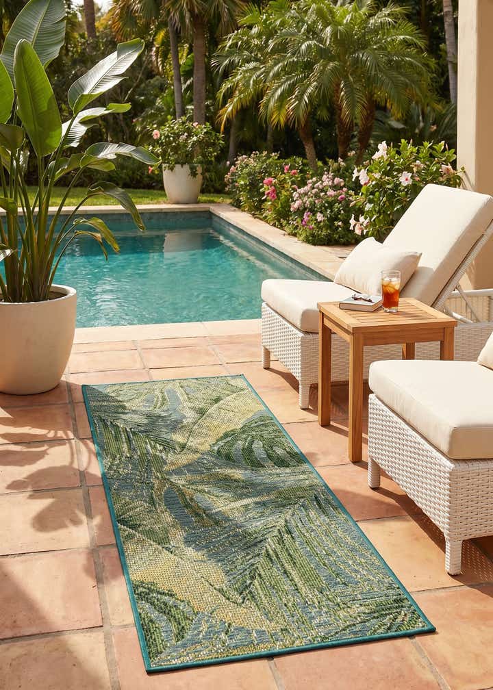 2' x 5' Easy-Clean Botanical Indoor / Outdoor Runner Rug