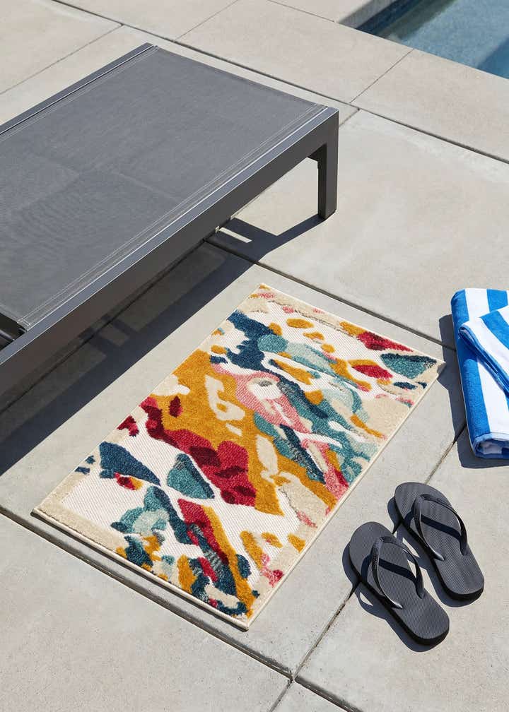 2' x 3' Easy-Clean Casablanca Indoor / Outdoor Rug
