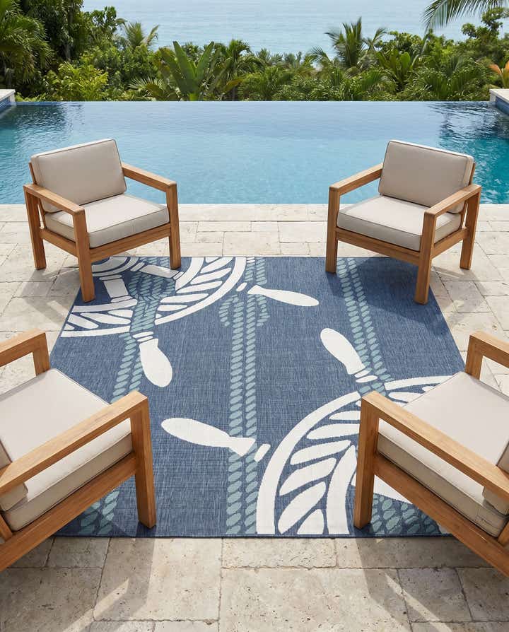 7' 10 x 7' 10 Easy-Clean Coastal Indoor / Outdoor Square Rug