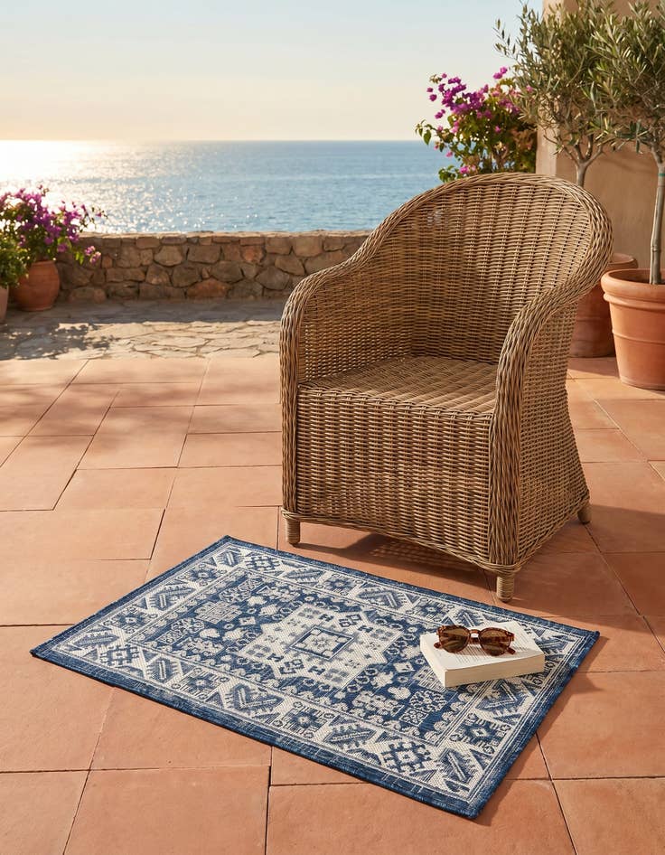 Detail image of 2' x 3' Easy-Clean Aztec Indoor / Outdoor Rug