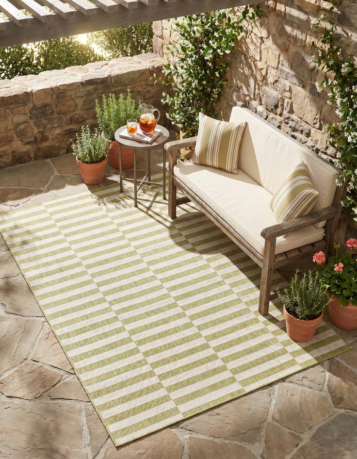 Detail image of 5' 3 x 8' Easy-Clean Striped Indoor / Outdoor Rug