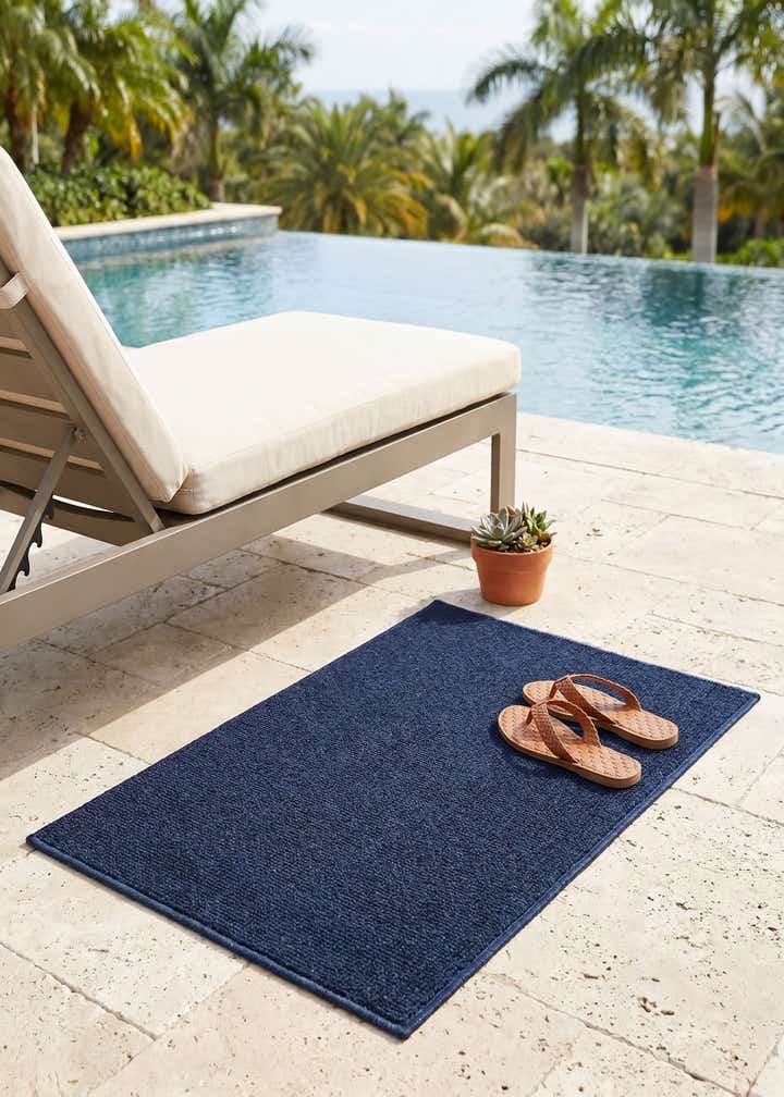 2' x 3' 1 Easy-Clean Solid Indoor / Outdoor Rug