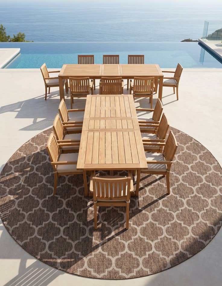 Detail image of 13' x 13' Easy-Clean Trellis Indoor / Outdoor Round Rug