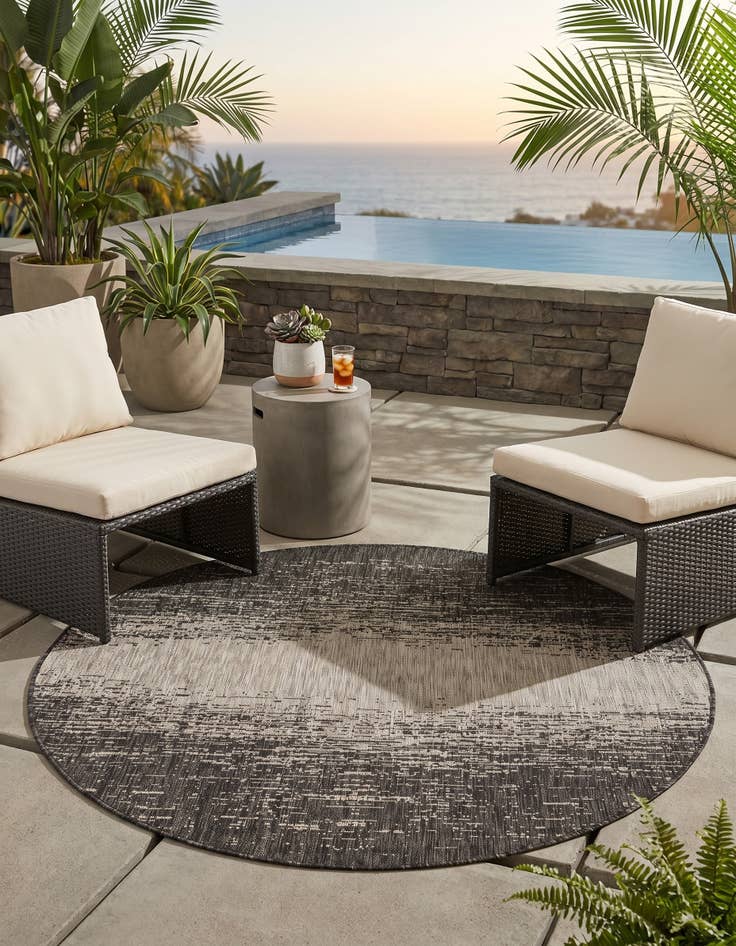 Detail image of 5' 3 x 5' 3 Easy-Clean Modern Indoor / Outdoor Round Rug