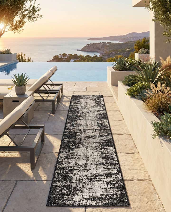 2' x 8' Easy-Clean Modern Indoor / Outdoor Runner Rug