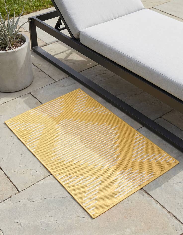 Detail image of 2' x 3' Easy-Clean Modern Indoor / Outdoor Rug