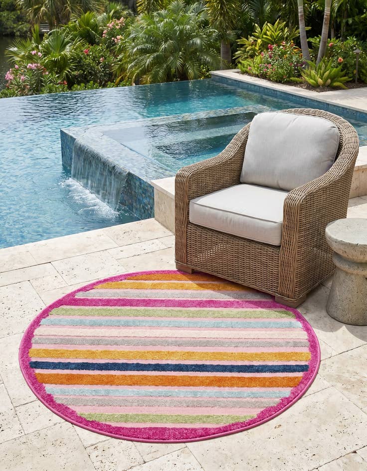 Detail image of 3' 3 x 3' 3 Easy-Clean Aruba Indoor / Outdoor Round Rug