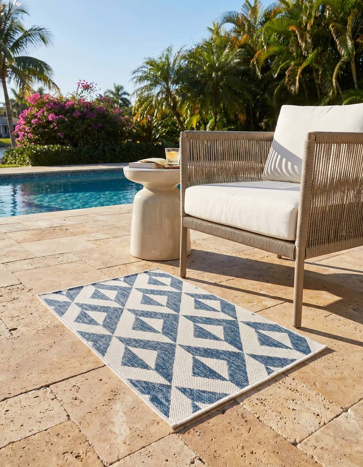 Detail image of 2' x 3' Easy-Clean Jill Zarin Napa Indoor / Outdoor Rug