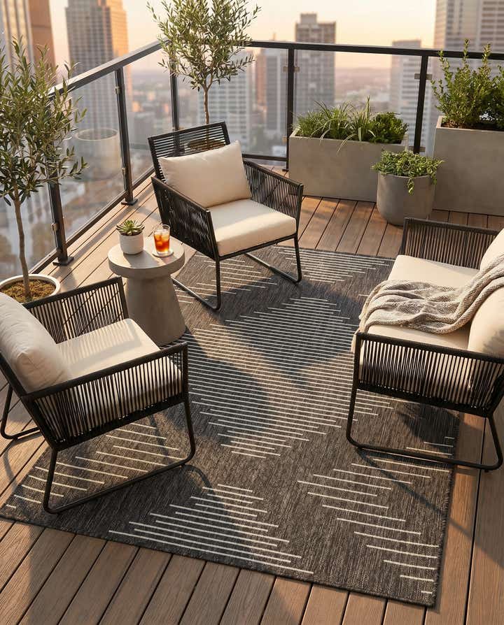 4' x 6' Easy-Clean Modern Indoor / Outdoor Rug