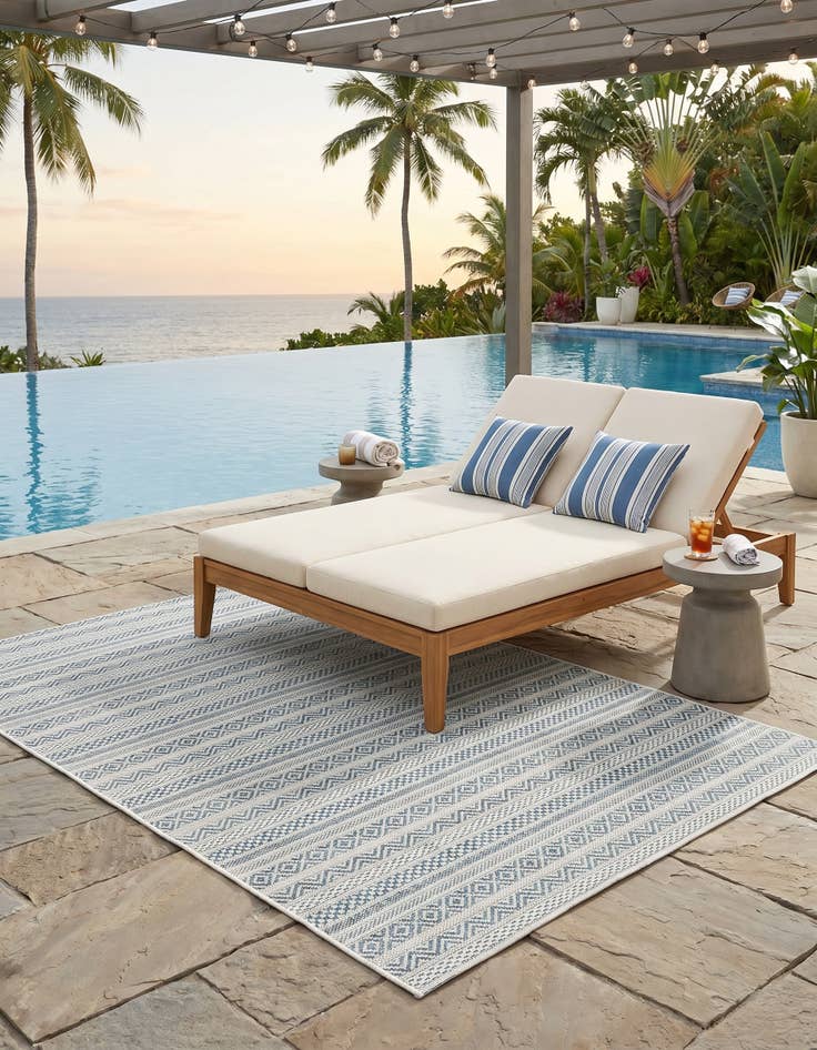 Detail image of 4' x 6' Easy-Clean Striped Indoor / Outdoor Rug