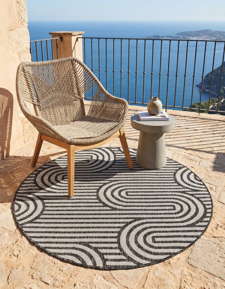 Detail image of 4' x 4' Easy-Clean Modern Indoor / Outdoor Round Rug