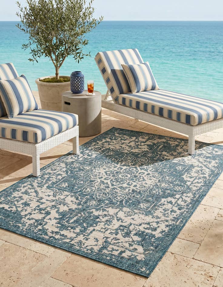 Detail image of 4' x 6' Easy-Clean Jill Zarin Dubai Indoor / Outdoor Rug