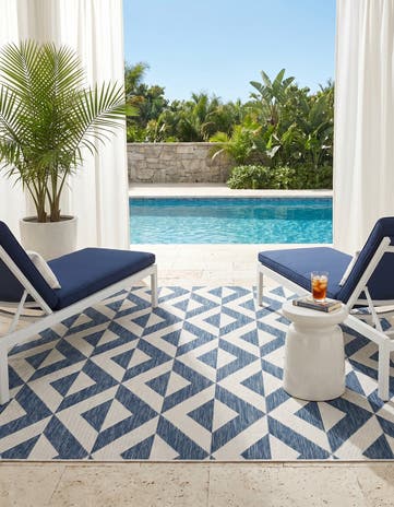 7' 10 x 7' 10 Easy-Clean Jill Zarin Napa Indoor / Outdoor Square Rug