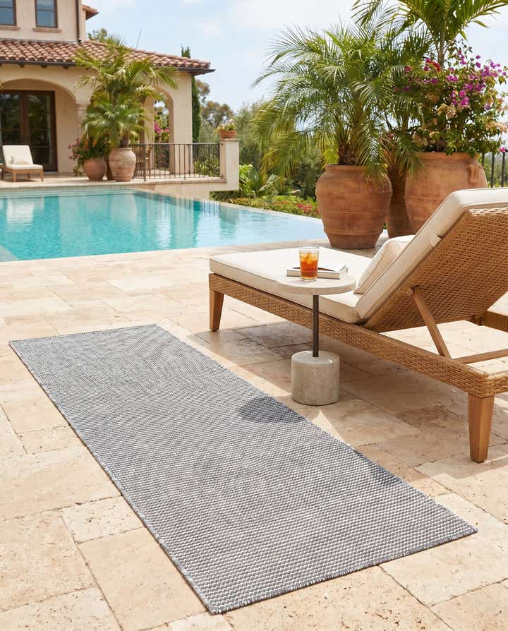 2' x 6' 1 Easy-Clean Jill Zarin Palm Springs Indoor / Outdoor Runner Rug