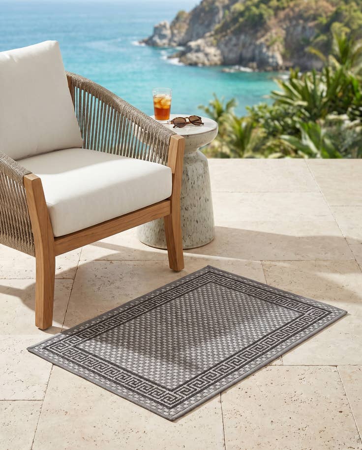 Detail image of 2' 2 x 3' Easy-Clean Border Indoor / Outdoor Rug