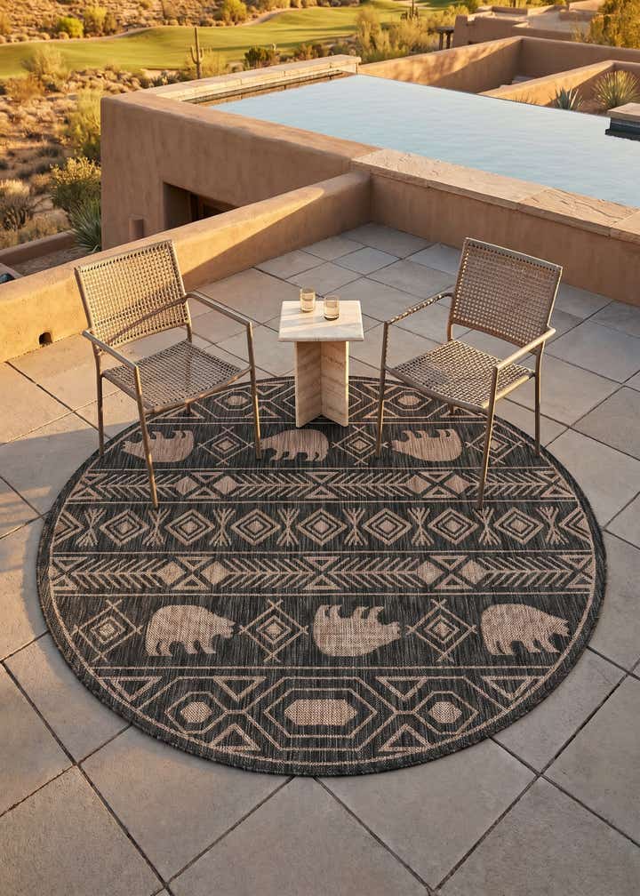 5' 3 x 5' 3 Easy-Clean Southwestern Indoor / Outdoor Round Rug