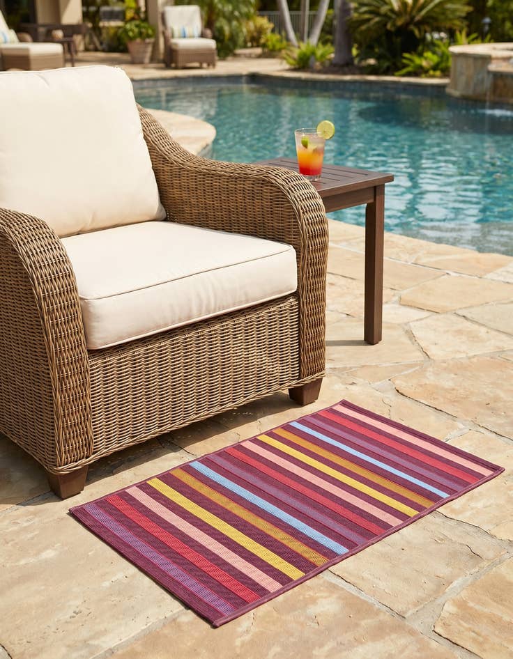 Detail image of 2' x 3' Easy-Clean Striped Indoor / Outdoor Rug