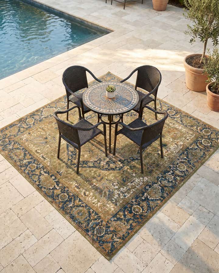 6' x 6' Easy-Clean Traditional Indoor / Outdoor Square Rug