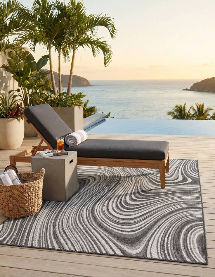 Detail image of 5' 3 x 8' Easy-Clean Modern Indoor / Outdoor Rug