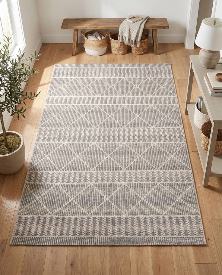 Detail image of 5' 3 x 8' Easy-Clean Lattice Indoor / Outdoor Rug