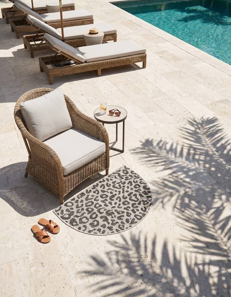 Detail image of 2' 7 x 4' Easy-Clean Safari Indoor / Outdoor Hearth Rug