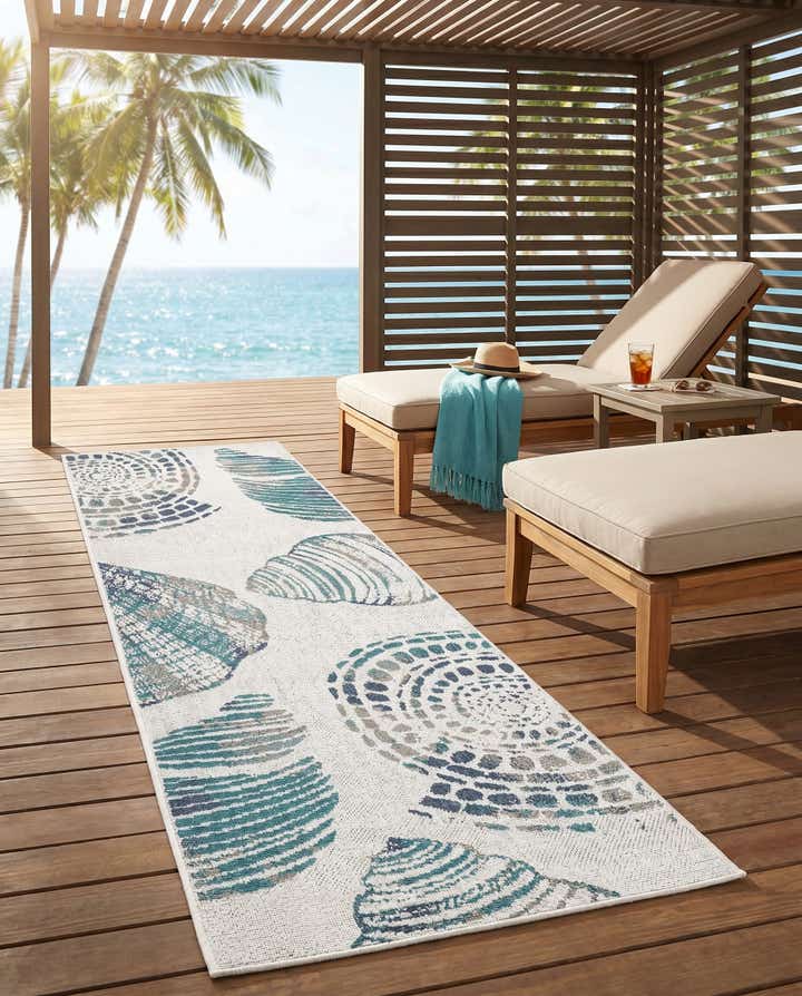 2' x 6' Easy-Clean Coastal Indoor / Outdoor Runner Rug