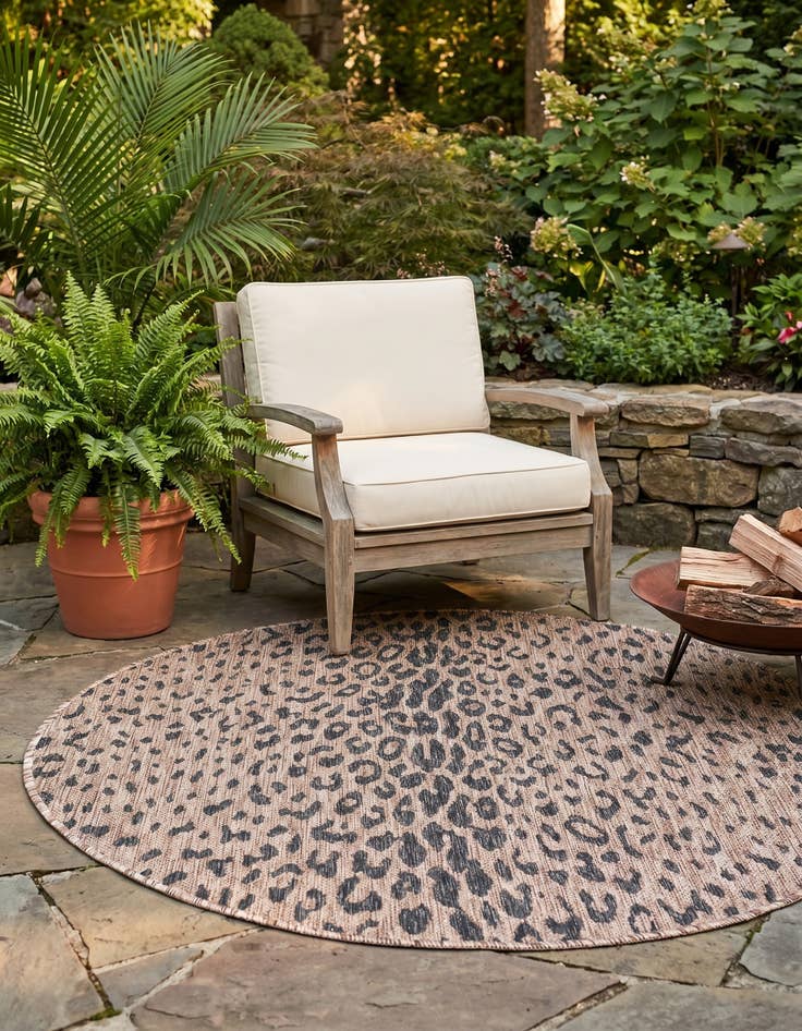 Detail image of 4' x 4' Easy-Clean Safari Indoor / Outdoor Round Rug
