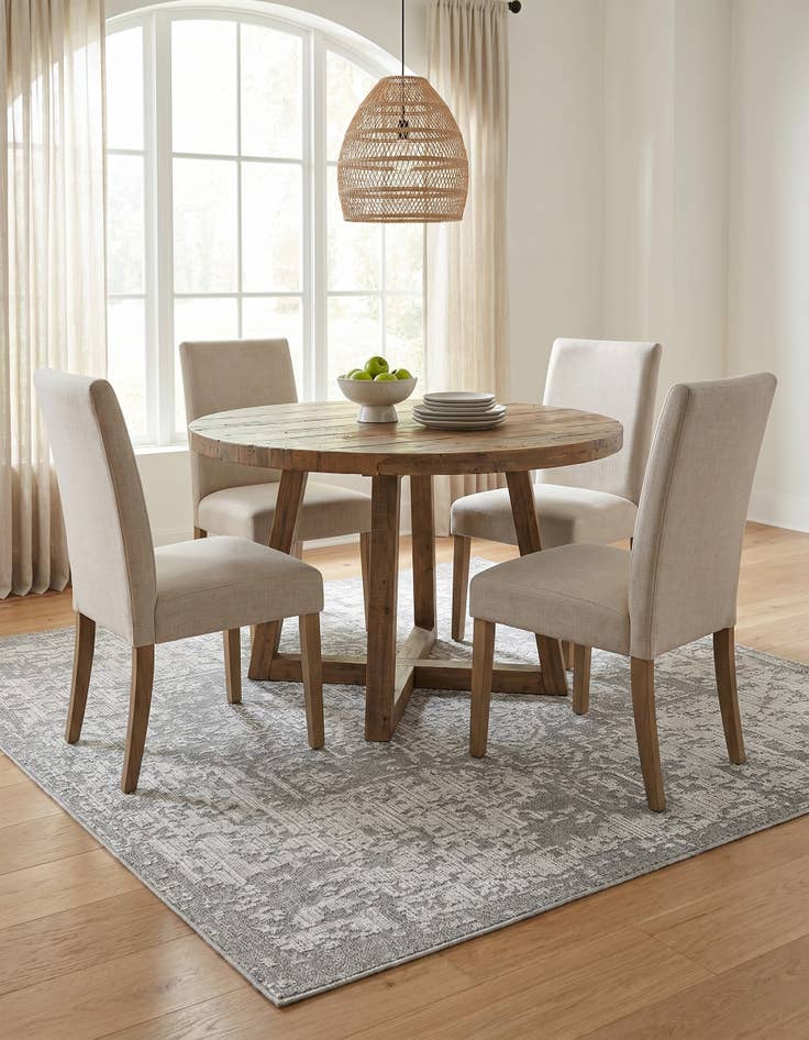 Detail image of 7' 10 x 7' 10 Easy-Clean Traditional Indoor / Outdoor Square Rug