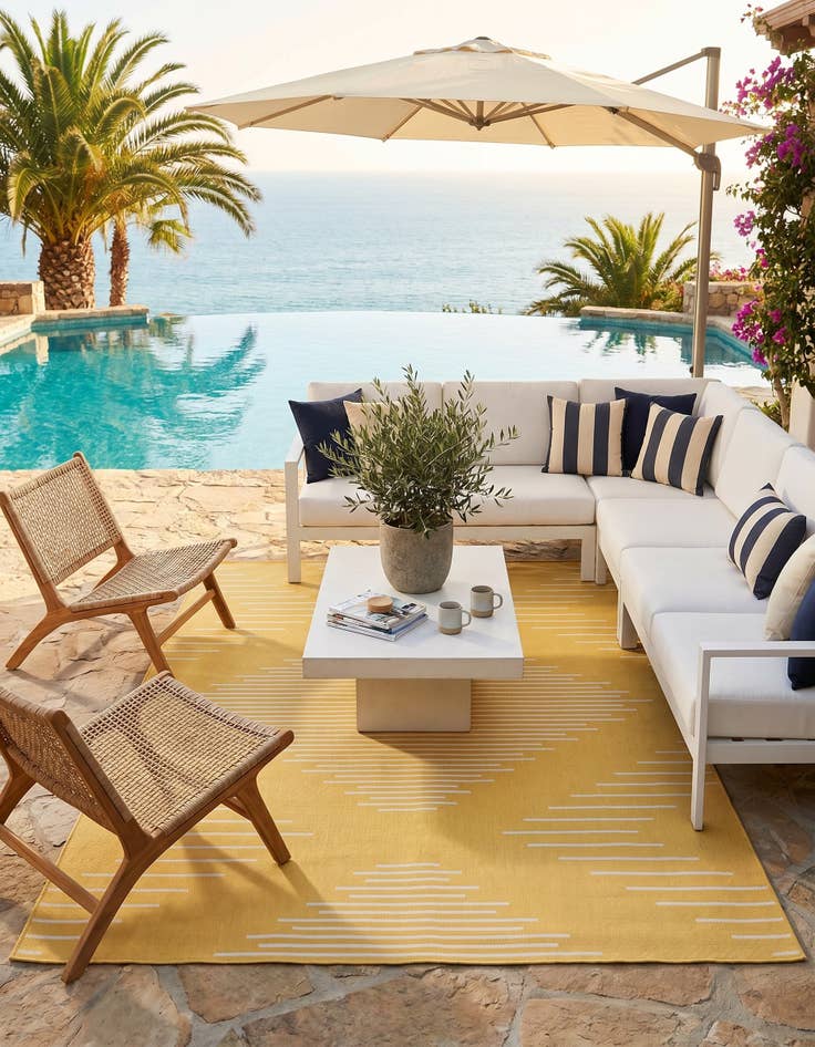 Detail image of 7' x 10' Easy-Clean Modern Indoor / Outdoor Rug