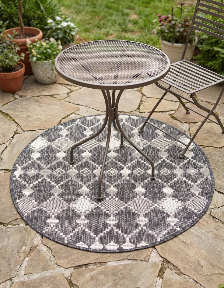 Detail image of 3' x 3' Easy-Clean Trellis Indoor / Outdoor Round Rug