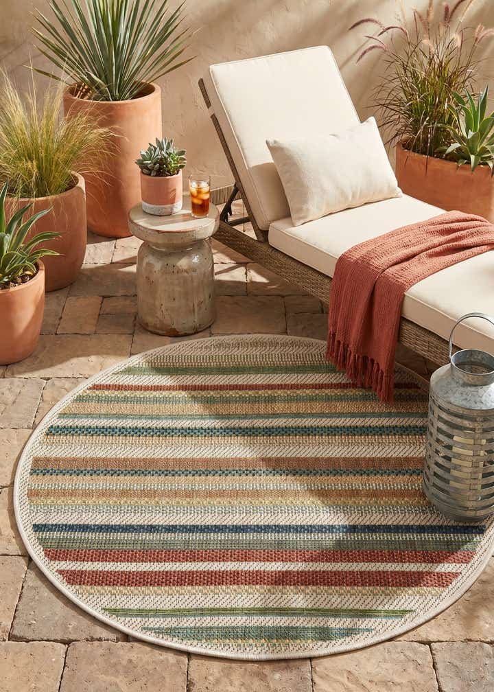 3' 3 x 3' 3 Easy-Clean Baja Indoor / Outdoor Round Rug