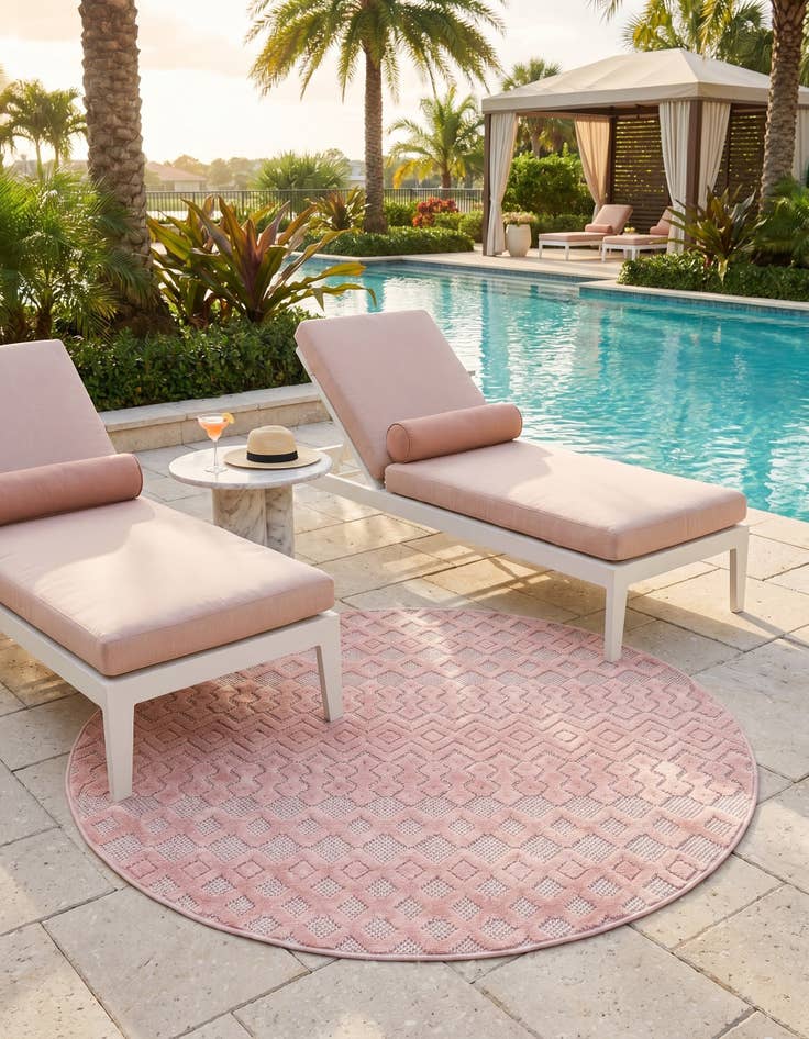 Detail image of 5' 3 x 5' 3 Easy-Clean Trellis Textured Indoor / Outdoor Round Rug