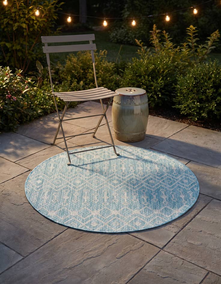 Detail image of 3' x 3' Easy-Clean Trellis Indoor / Outdoor Round Rug
