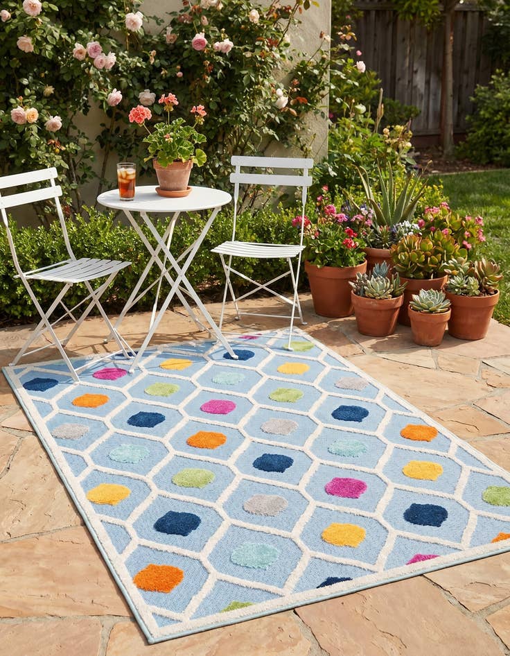 Detail image of 4' x 6' Easy-Clean Aruba Indoor / Outdoor Rug
