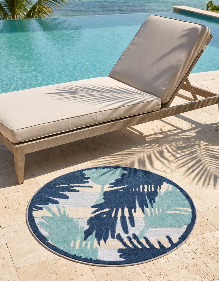 Detail image of 3' 3 x 3' 3 Easy-Clean Aruba Indoor / Outdoor Round Rug