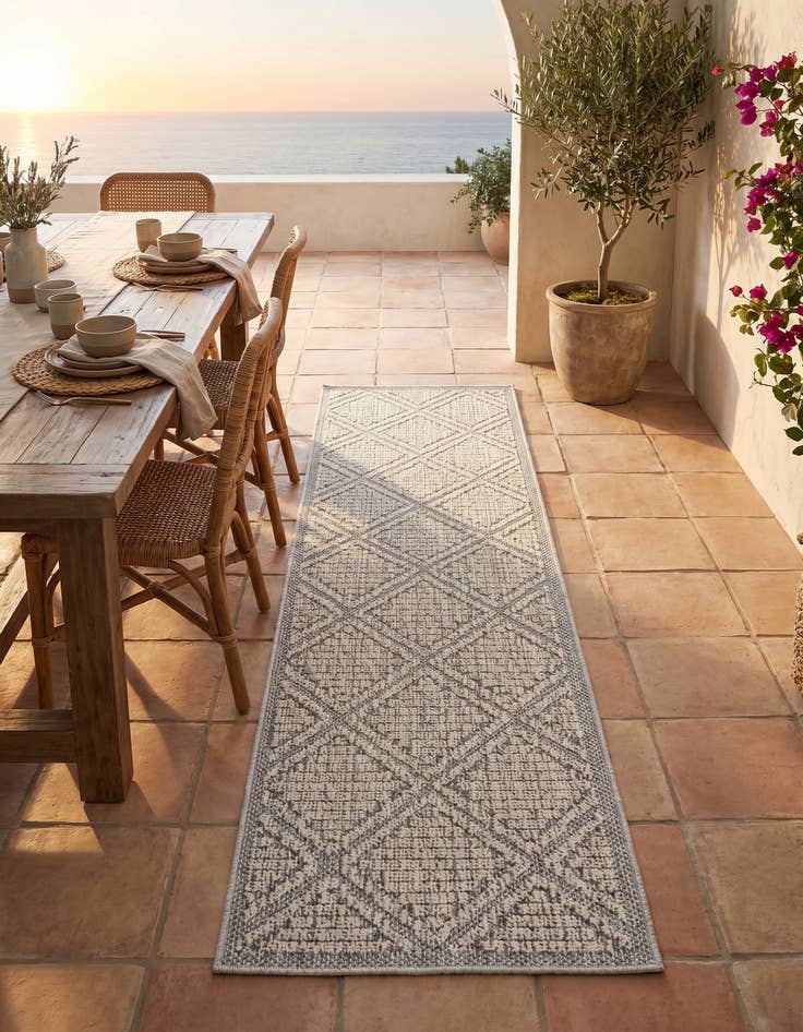 Detail image of 2' x 6' 1 Easy-Clean Trellis Indoor / Outdoor Runner Rug