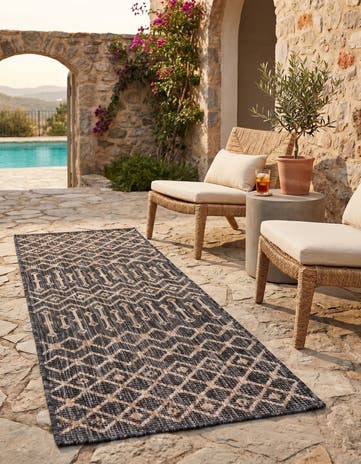 Charcoal Gray Easy-Clean Lattice Indoor / Outdoor Runner Rug