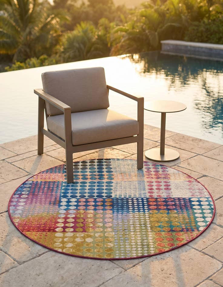 Detail image of 4' x 4' Easy-Clean Modern Indoor / Outdoor Round Rug