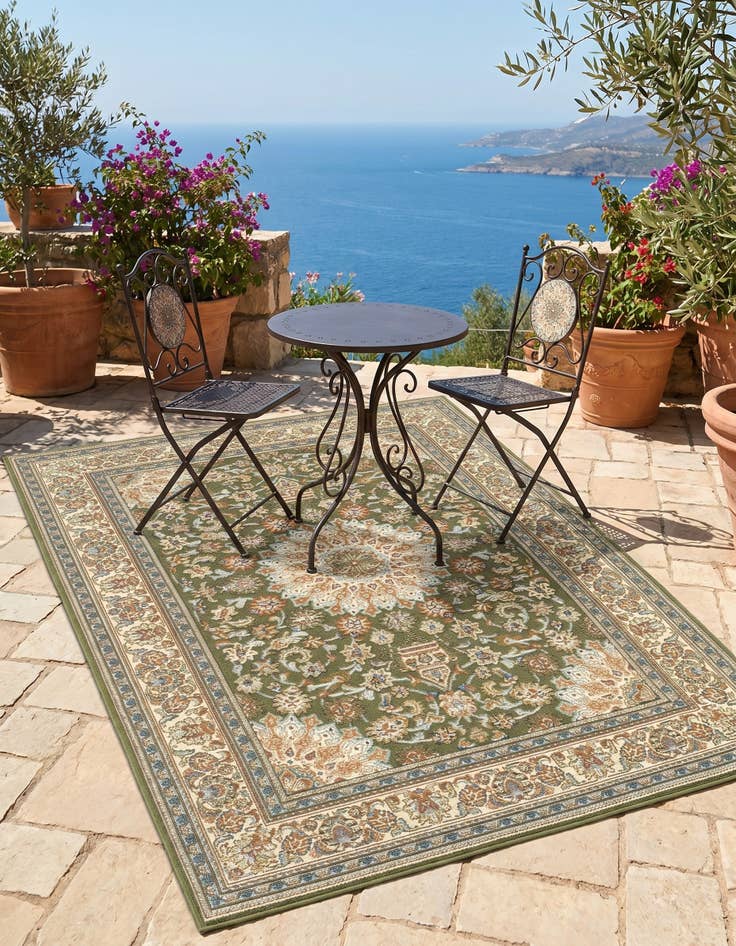 Detail image of 4' 1 x 6' 1 Easy-Clean Traditional Indoor / Outdoor Rug