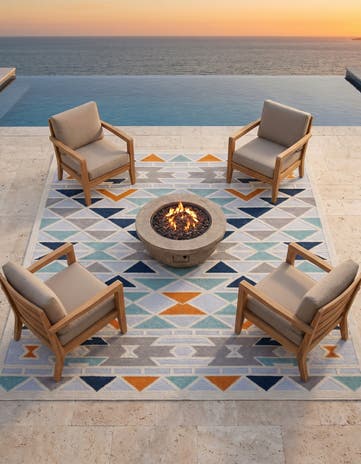 7' 10 x 7' 10 Easy-Clean Aruba Indoor / Outdoor Square Rug