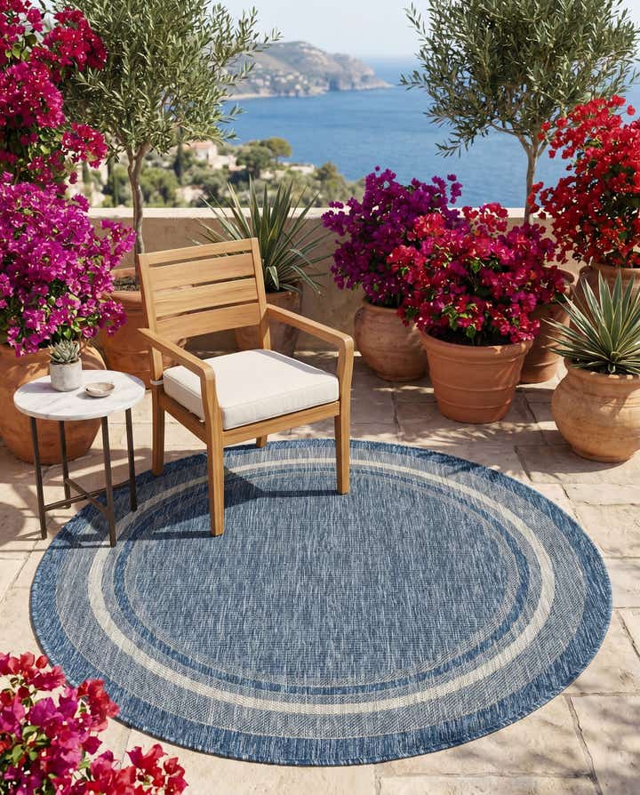 5' 3 x 5' 3 Easy-Clean Border Indoor / Outdoor Round Rug