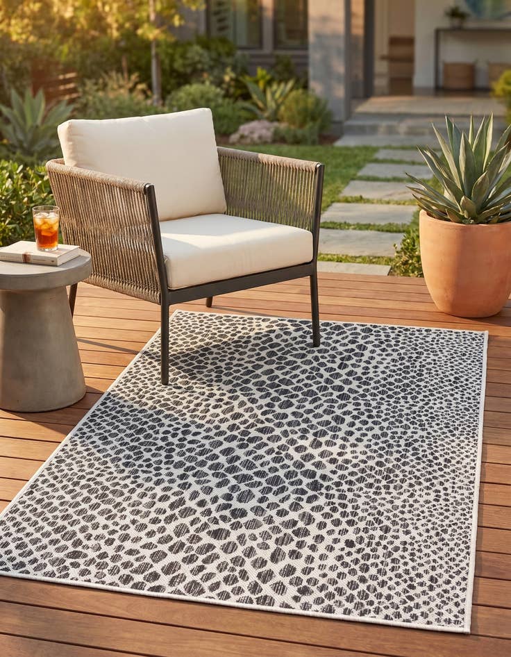 Detail image of 3' x 5' 3 Easy-Clean Jill Zarin Cape Town Indoor / Outdoor Rug