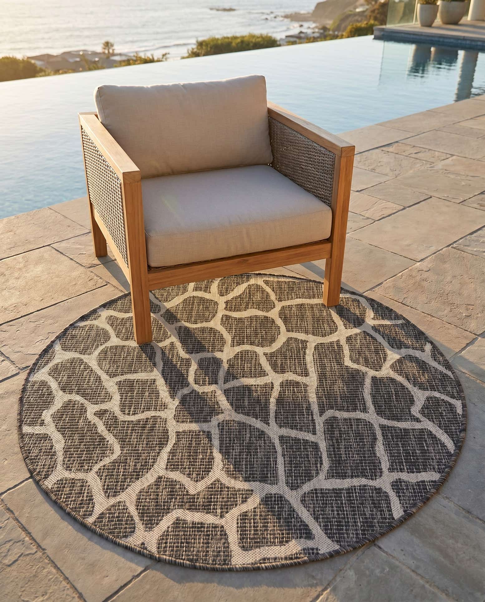 4' x 4' Easy-Clean Safari Indoor / Outdoor Round Rug